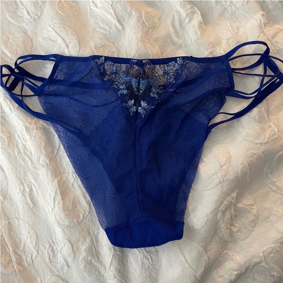 Victoria's Secret panties - Picture 5 of 14